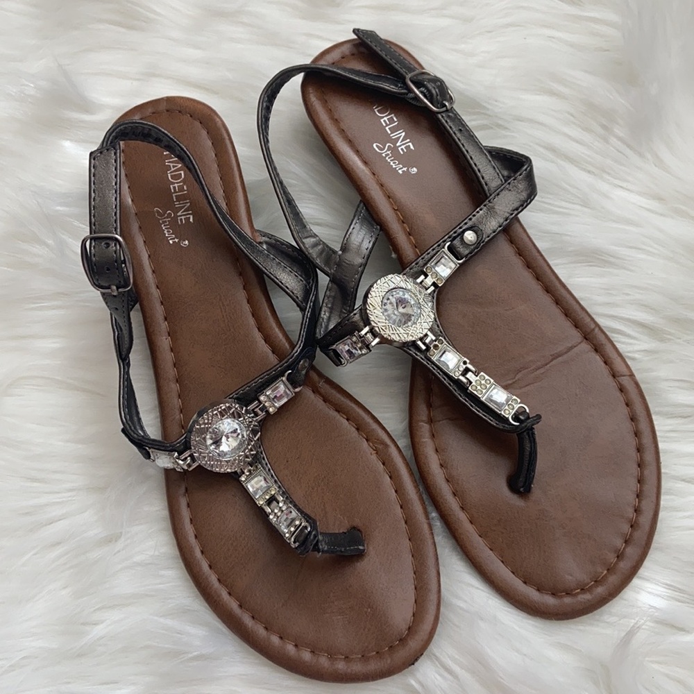 Madeline Stuart Sandal Sz 9